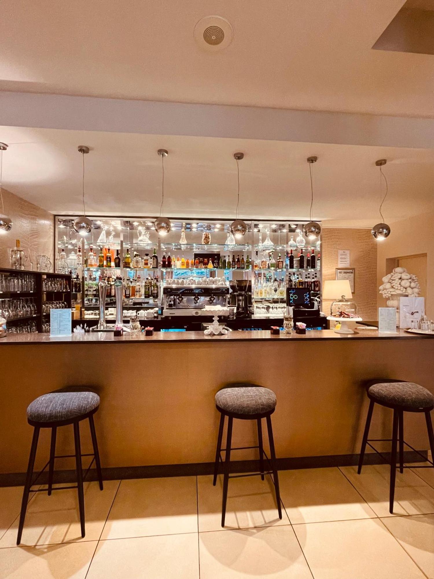 Hotel Miramont Lourdes Bagian luar foto