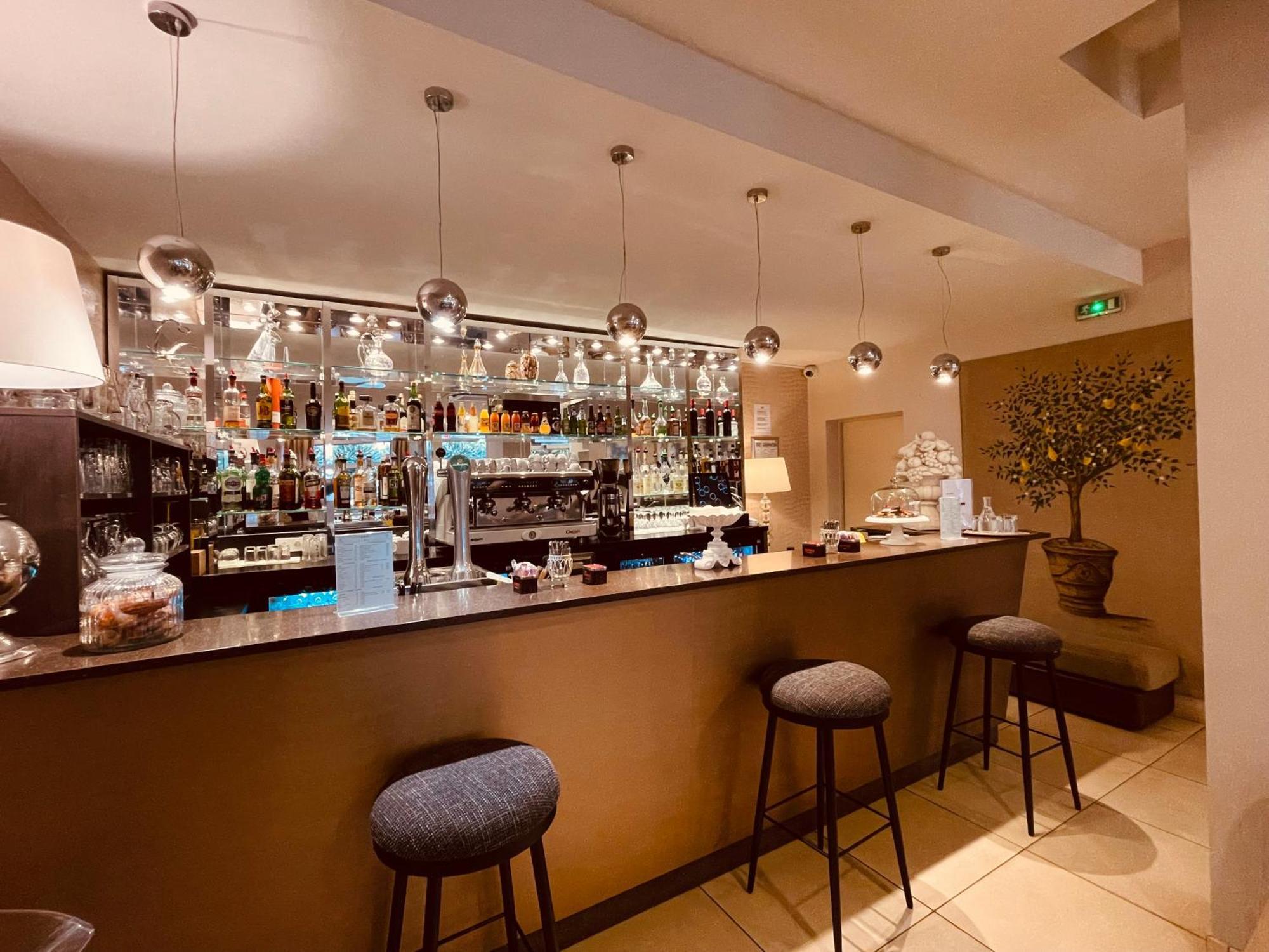 Hotel Miramont Lourdes Bagian luar foto